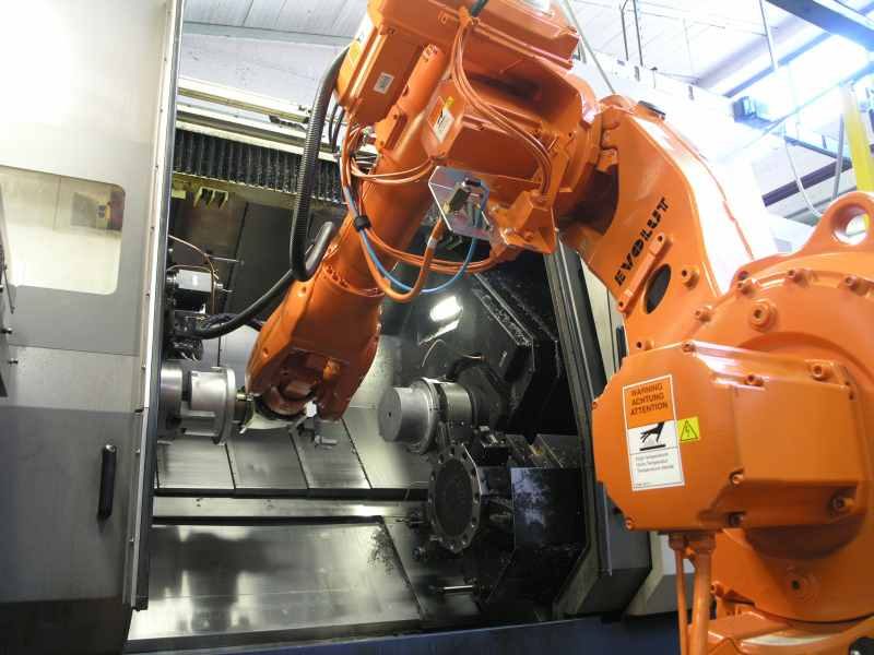 Robot industriali, la collaborazione Efort-Evolut