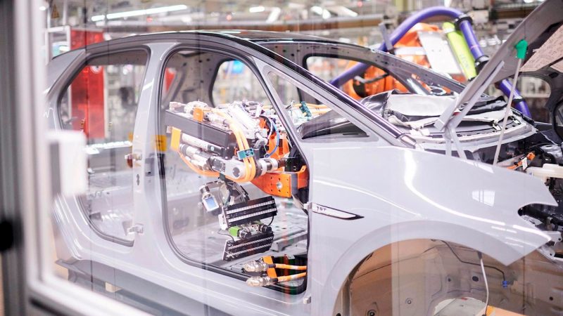 ABB Dynamic Assembly Pack per le applicazioni di allestimento e assemblaggio finale degli autoveicoli