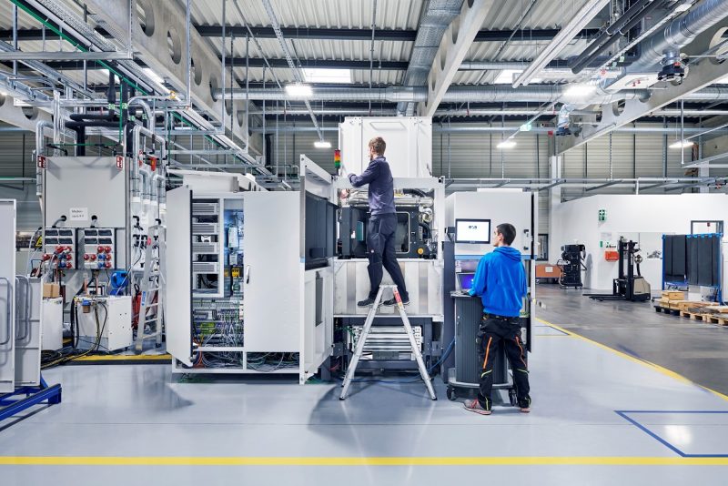 EOS espande la produzione di stampanti 3D industriali e apre un nuovo impianto