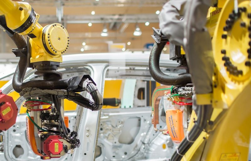 500 robot Fanuc produrranno auto elettriche nello stabilimento Ford di Colonia