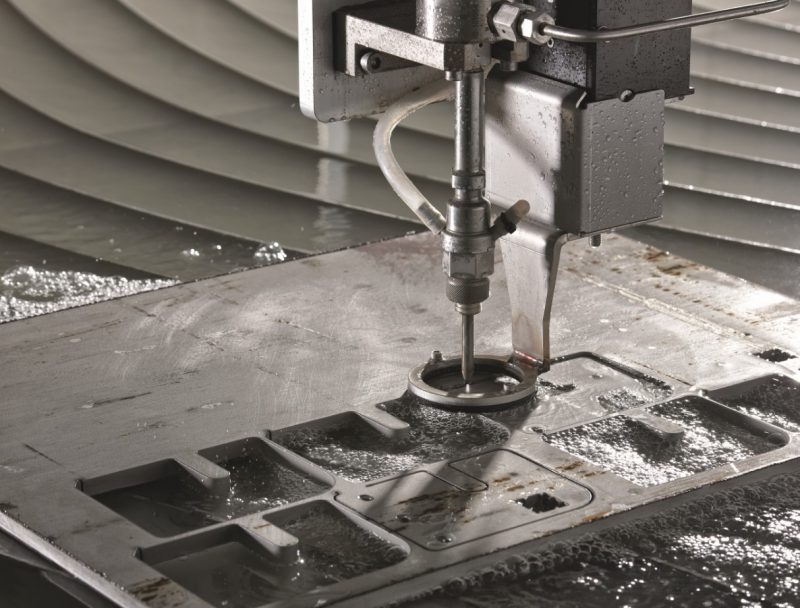 Impianto di taglio waterjet