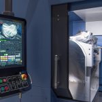 La nuova interfaccia con schermo touch della Clock 800 EVO a 5 assi