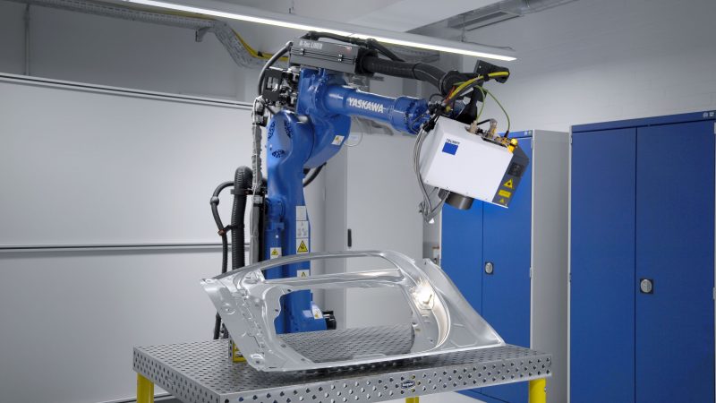 Saldatura laser da remoto grazie ai robot