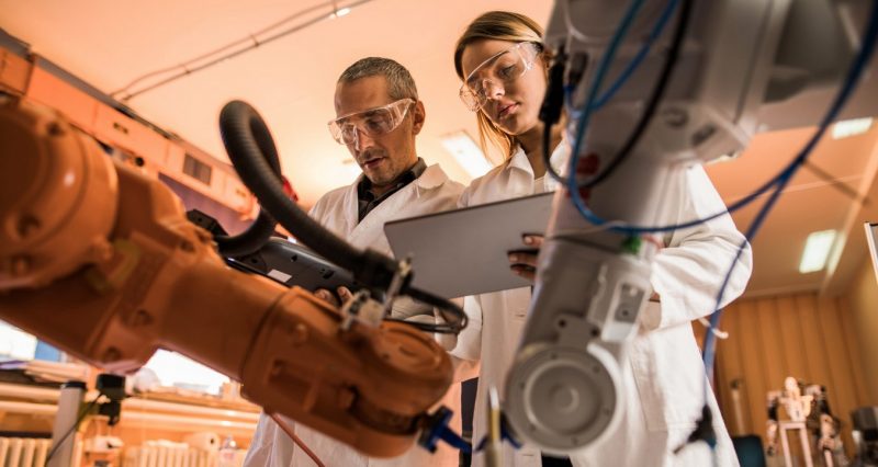 Industria: tenere duro nel 2023 per rivedere la luce nel 2024