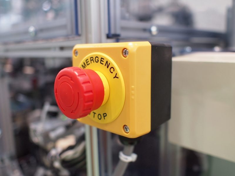 Sicurezza macchinari in officina, dalla Direttiva Macchine al Marchio CE